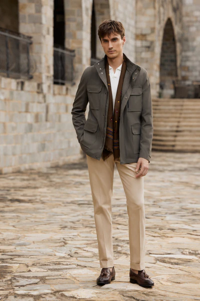 Camel wool overcoat with notch lapels and horn buttons